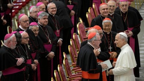 Il Papa in Aula Paolo VI per il Giubileo della Santa Sede