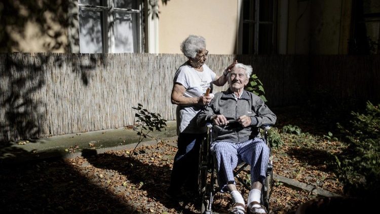 Fine vita, centrodestra punta sulle cure palliative (simbolica, generica, eutanasia)