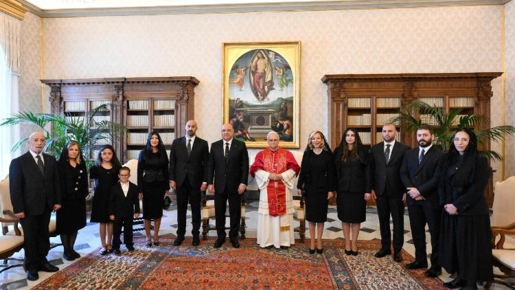 Ujumbe wa Serikali ya Lebanon ukiwa na Papa Leo XIV