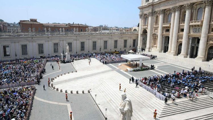 Úrangyala imádság a Szent Péter téren 