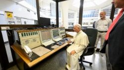 Papa a S.Maria Galeria in Centro Radio Vaticana