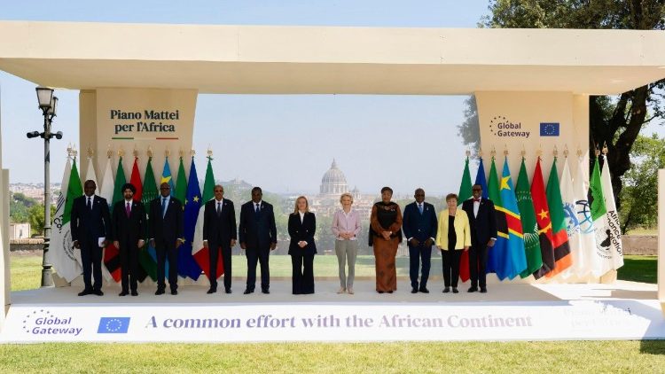 Picha ya Pamoja tarehe 20 Juni katika uzinduzi wa mpango wa Meloni kuhusi madeni