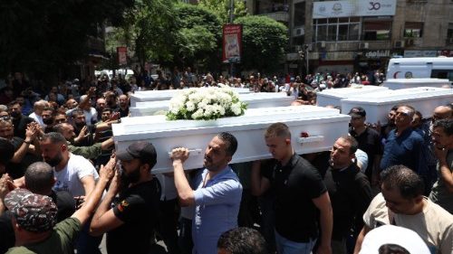 Påve Leo till kristna i Mellanöstern: "Hela Kyrkan står vid er sida"