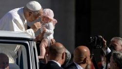 Påve Leo XIV under den allmänna audiensen 