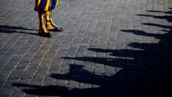 Schweizergardist auf dem Petersplatz