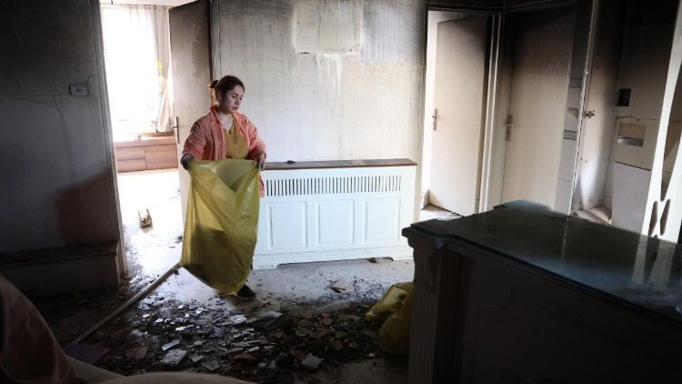 Shkat&euml;rrimi i sht&euml;pive n&euml; Iran pas bombardimeve