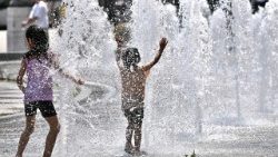 കൊടും ചൂടിൽ ആശ്വാസം തേടി - ജനീവയിൽനിന്നുള്ള ഒരു ദൃശ്യം