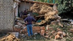 Un edificio destruido en Járkov, Ucrania oriental