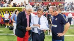 "A szív mérkőzése" - olasz politikusok a pályán