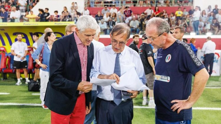 "A szív mérkőzése" - olasz politikusok a pályán