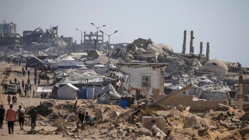 Llamada telefónica entre el Papa y Abbas: Proteger a los civiles y los lugares sagrados