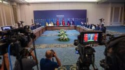 Conversaciones ayer en Estambul en el Palacio de Ciragan