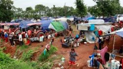 Civilians displaced amidst border clashes between Thailand and Cambodia 