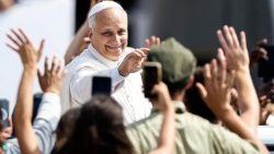 Bad in der Menge: Papst Leo beim Jubiläum der Jugendlichen
