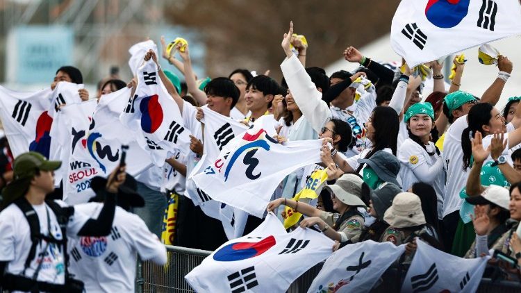 Papa Leone XIV presiede la messa conclusiva del Giubileo dei Giovani