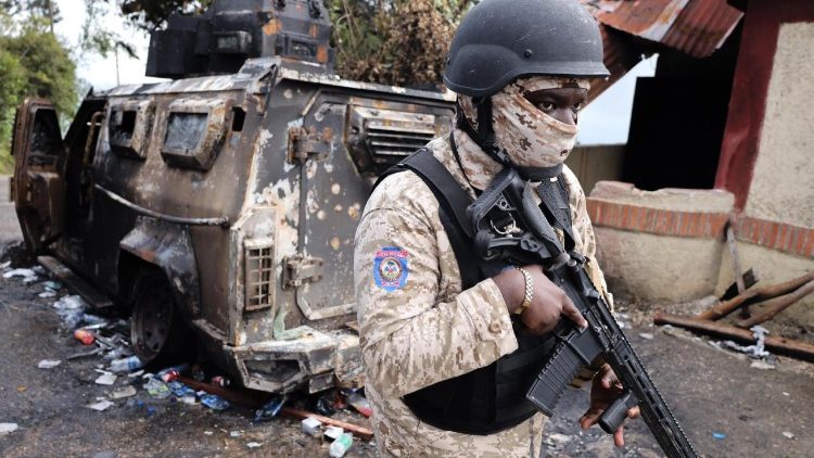 Msako mkali unaendelea wakati Watu,akiwemo mmisionari wa Ireland na mtoto mlemavu walitekwa nyara huko Haiti.