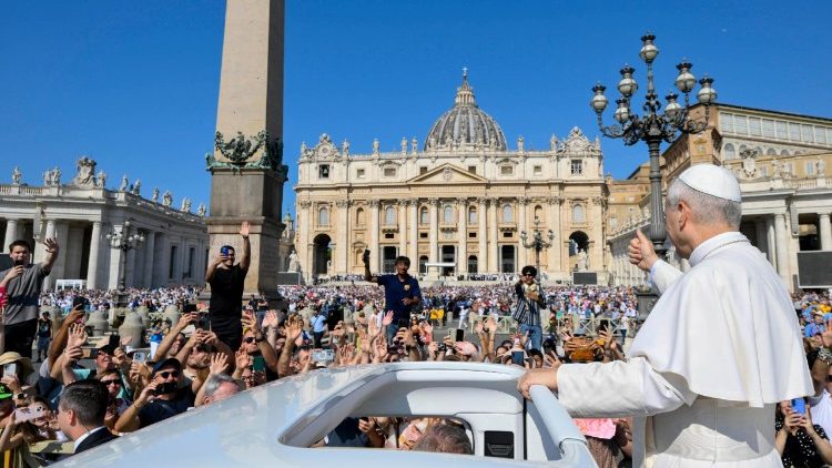 പൊതുകൂടിക്കാഴ്ചാവേളയിൽ പാപ്പാ 