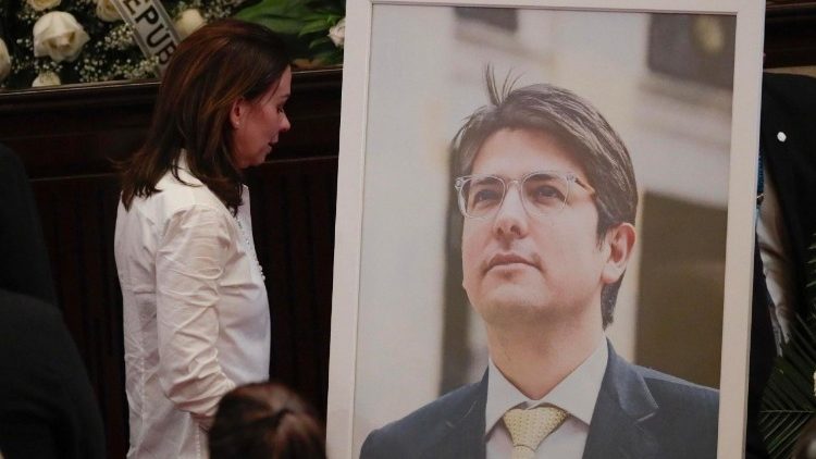 மறைந்த கொலோம்பிய அதிபர் வேட்பாளர் Miguel Uribe Turbay