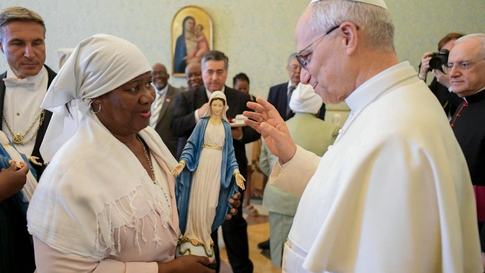 Në audiencë te Papa një delegacion i "Chagos Refugees Group" (@Vatican Media)