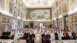 संत पापा लियो फांसीसी वेदी सेवकों के संग