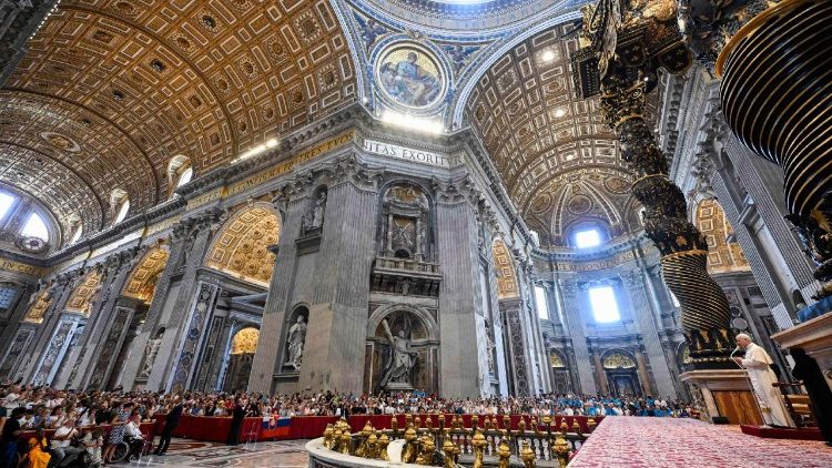 Akik nem fértek el a VI. Pál aulában, a bazilikában találkoztak a Szentatyával  