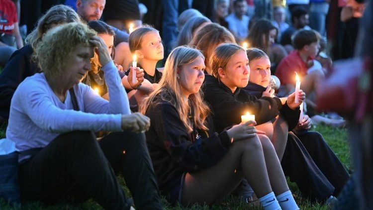 Nach dem Schulattentat an der katholischen Annunciation Church in Minneapolis