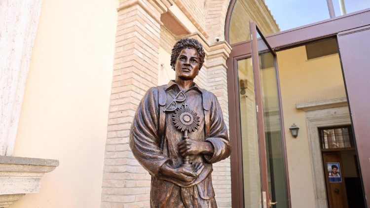 കാർലോ അക്കൂത്തിസ്