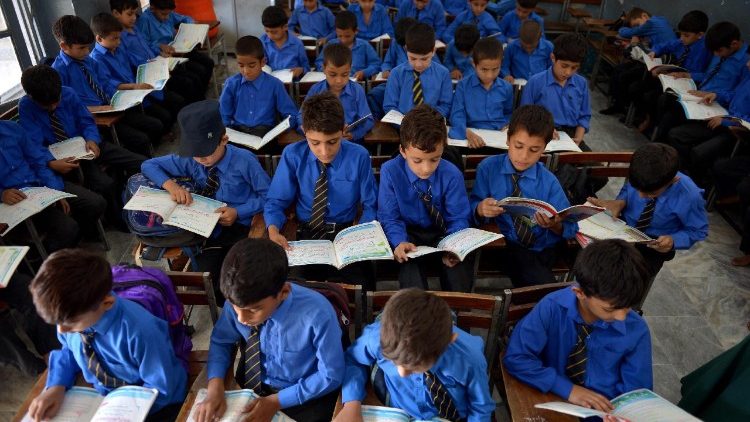 पेशावर में अंतरराष्ट्रीय साक्षारता दिवस