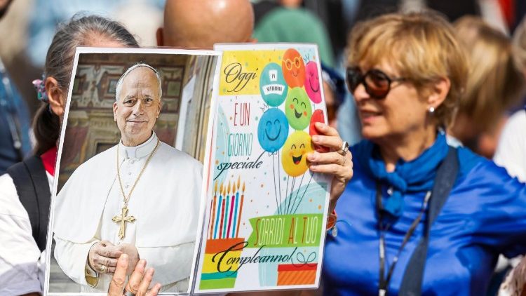 Il Papa, 'compio 70 anni, ringrazio Dio e i miei genitori'