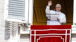 Il Papa, 'compio 70 anni, ringrazio Dio e i miei genitori'