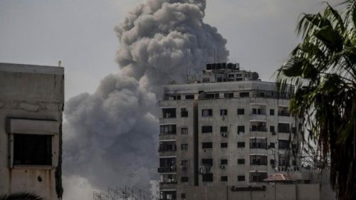 Լեւոն ԺԴ. կապ հաստատած է Կազայի Ժողովրդապետին հետ իր մտահոգութիւնը յայտնելով տեղի ունեցածին համար