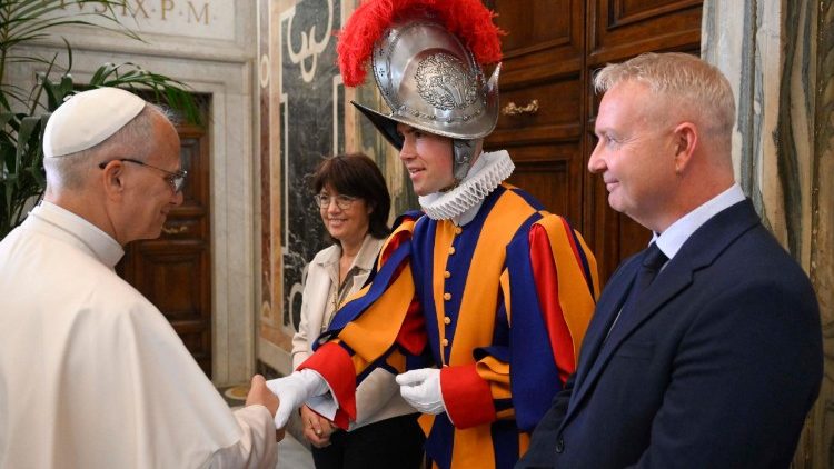 नए सदस्यों के शपथ ग्रहण समारोह के अवसर पर संत पापा लियो 14वें