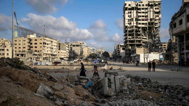 Daily life in destoyed Gaza City neighbourhoods