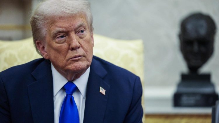 Canadian Prime Minister Carney visits US President Trump at White House