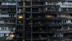 रूसी हमलों के कारण यूक्रेन में व्यापक बिजली कटौती