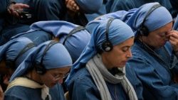 ಪವಿತ್ರ ಜೀವನದ ಮಹೋತ್ಸವದ ಸಮಯದಲ್ಲಿ ಕನ್ಯಸ್ತ್ರಿಯರು