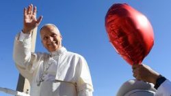 வத்திக்கான் வளாகத்தில் திருத்தந்தை 