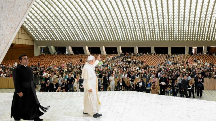 Leó pápa köszönti a cigány jubileum zarándokait 