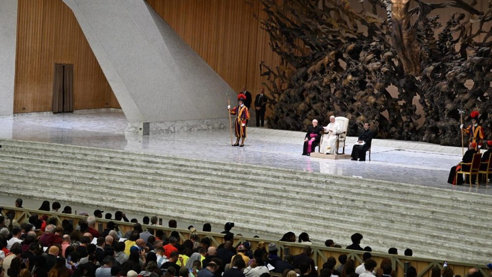 Папа сустрэўся з удзельнікамі V Сусветнай сустрэчы народных рухаў