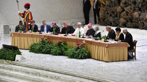 El Papa: Mujeres en la Iglesia y sociedad, superar prejuicios y obstáculos culturales