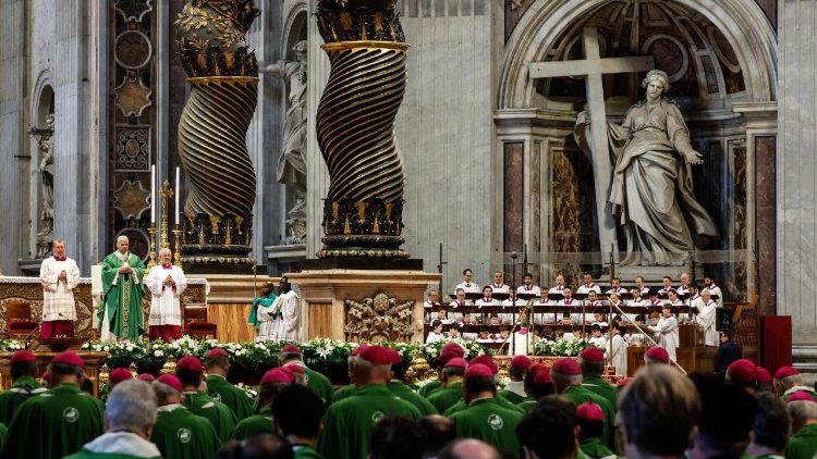Papst Leo bei der Messe mit Synodenteams im Petersdom an diesem Sonntag, den 26. Oktober