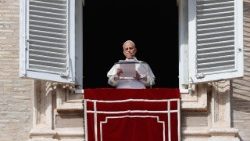 Angelus del Papa, facciamo nostra sofferenza bimbi in guerra