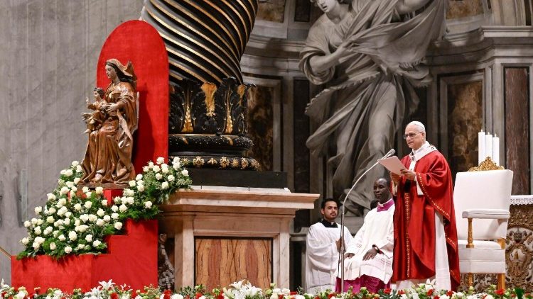 Leó pápa szentmisét mutat be a pápai egyetemek hallgatóinak, tanárainak