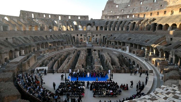 സമാധാനത്തിനായി മതങ്ങൾ ഒന്നിച്ച് - കൊളോസിയത്തിൽനിന്നുള്ള ഒരു ദൃശ്യം