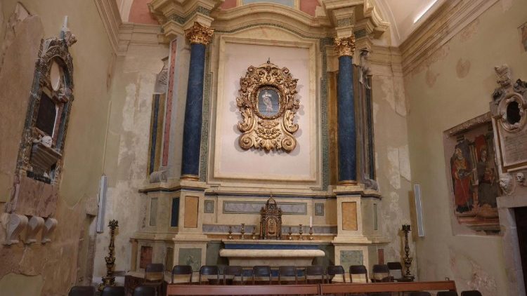 Foto do interior da Basílica de São Bento em Nórcia restaurada após o terremoto, Norcia, 30 de outubro de 2025. ANSA/GIANLUIGI BASILIETTI