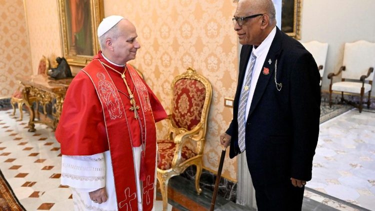 Popiežiaus audiencija Fidžio prezidentui