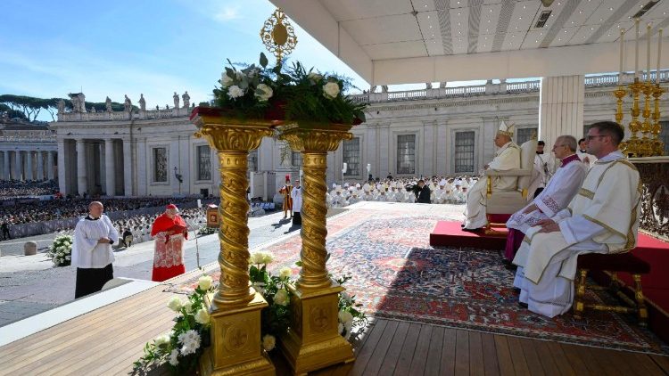 тържествената литургия на площад Свети Петър
