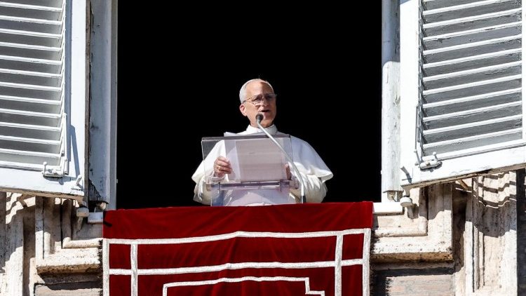 Леў XIV падчас малітвы "Анёл Панскі"