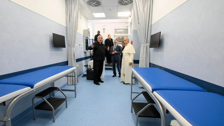 Pāvests ir ieradies iesvētīt jauno, Svētā Mārtiņa ambulatoriju