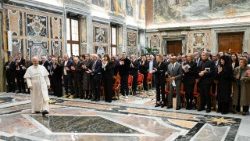 Папа Лъв XIV с кинодейците